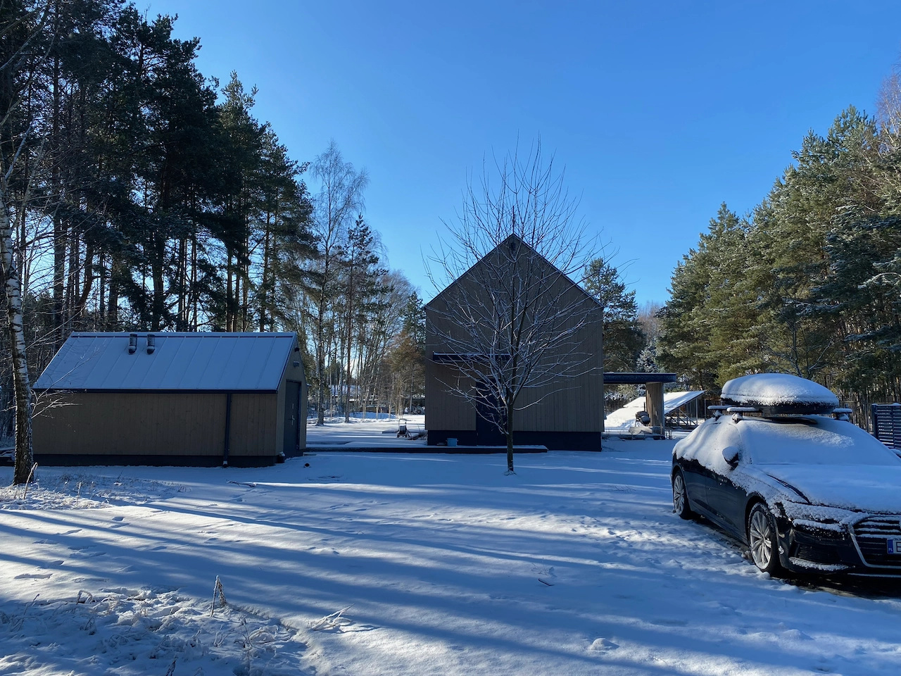 Exterior view with automated outdoor lighting